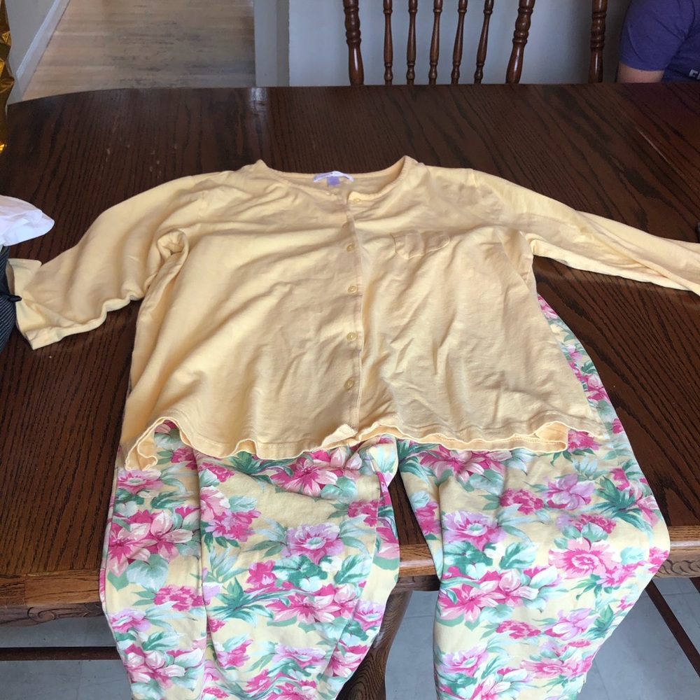 Carole hochman lounging outfit.